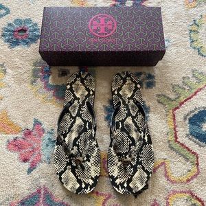NEW Tory Burch Printed Flip Flops Sandal Roccia
